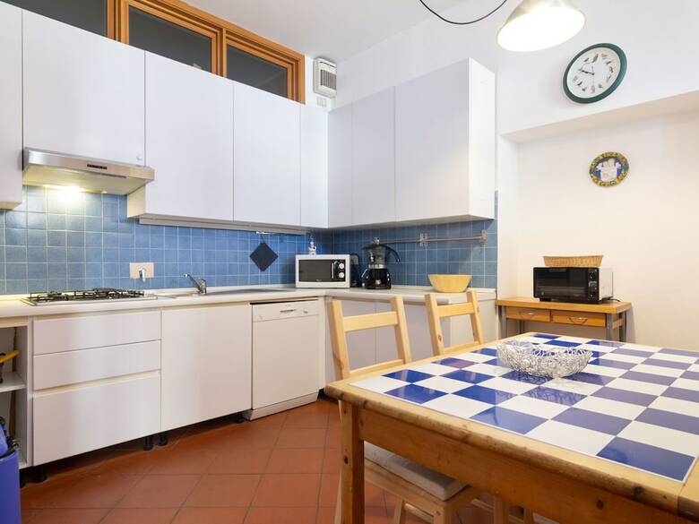 Spacious Apartment In Rapallo With Balcony