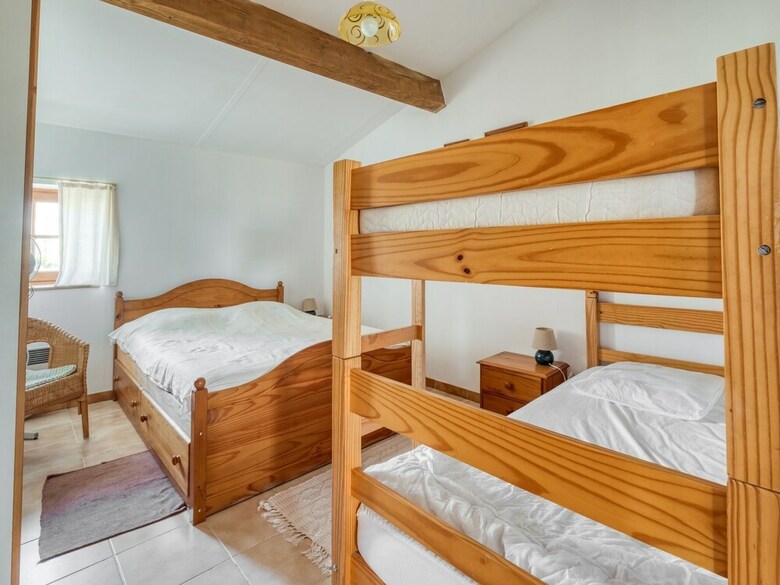 Elegant Holiday Home In Montpezat-de-quercy With Barbecue