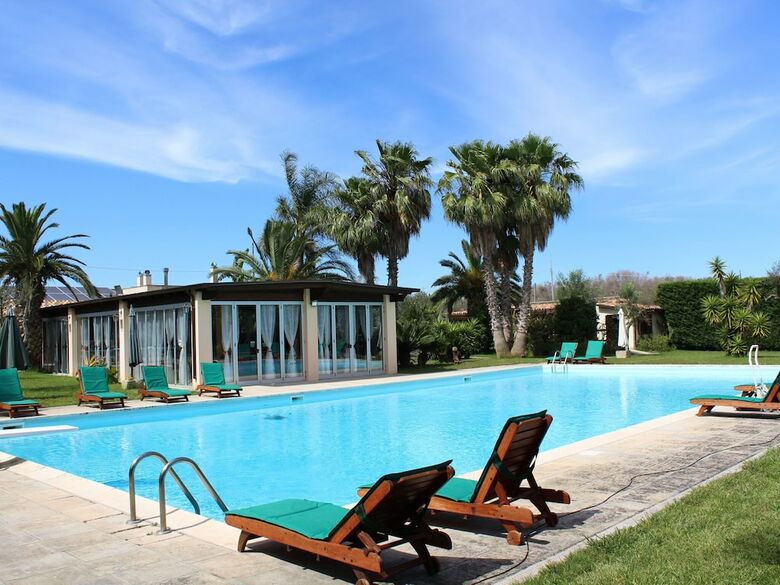 Secluded Holiday Home In Matino With Swimming Pool