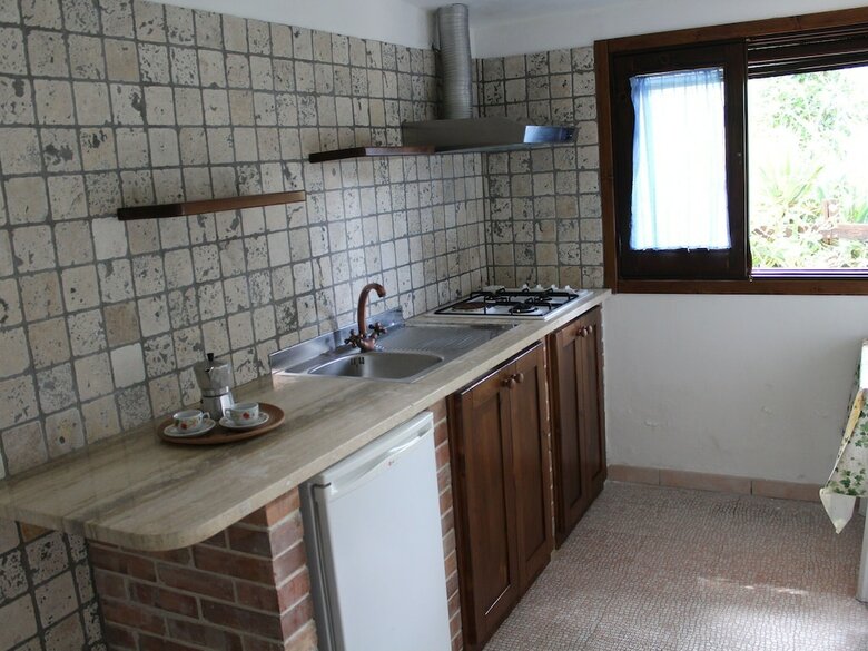 Secluded Holiday Home In Matino With Swimming Pool