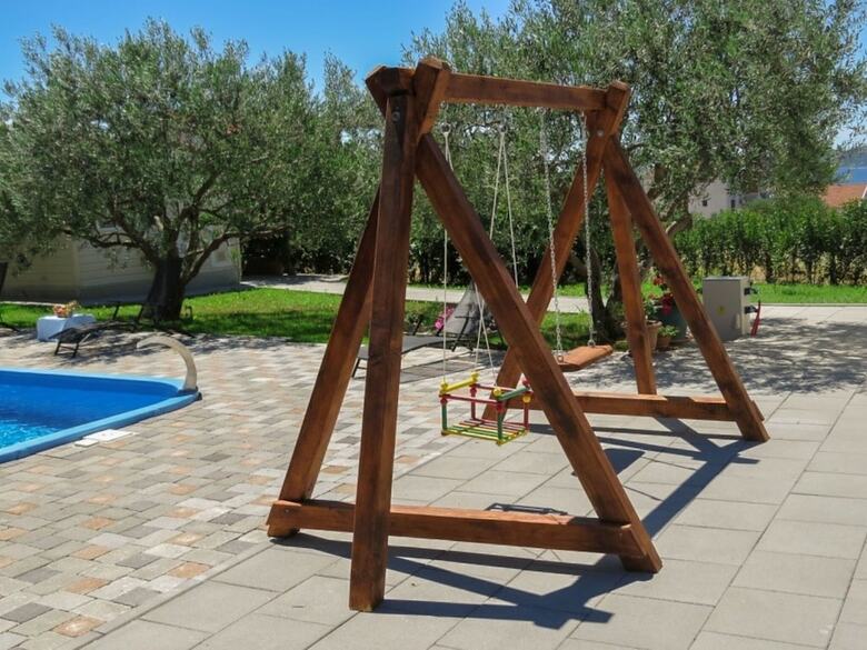 Enticing Mobile Home In Pako?tane With Swimming Pool