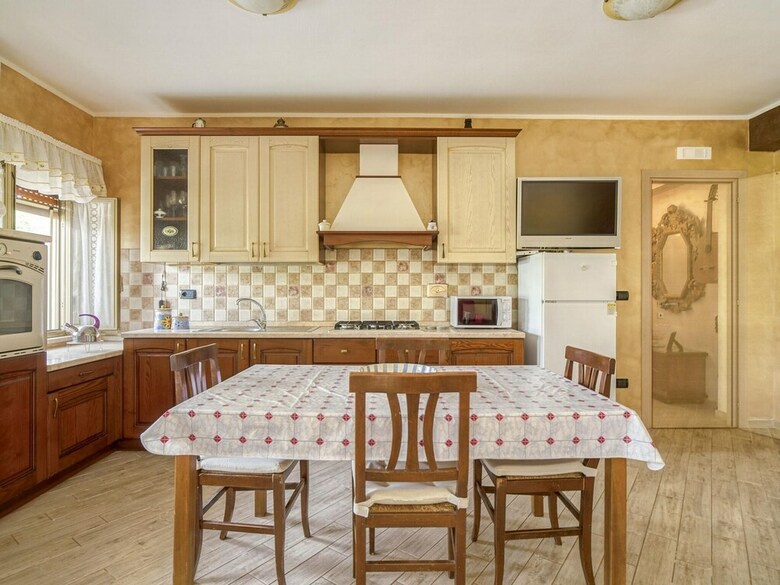 Traditional Holiday Home In Fontane Bianche With Pool