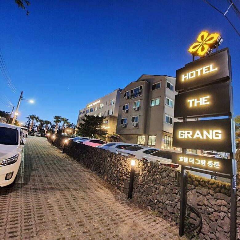 Hotel The Grang Jungmun