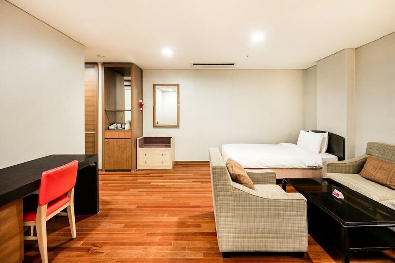 Ramada Hotels & Suites Seoul Namdaemun