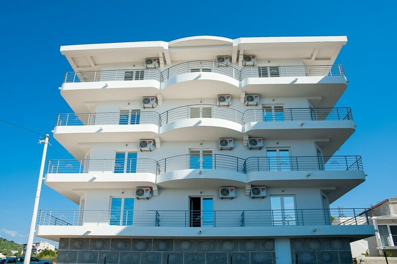 Open Sea Luxury Apartments
