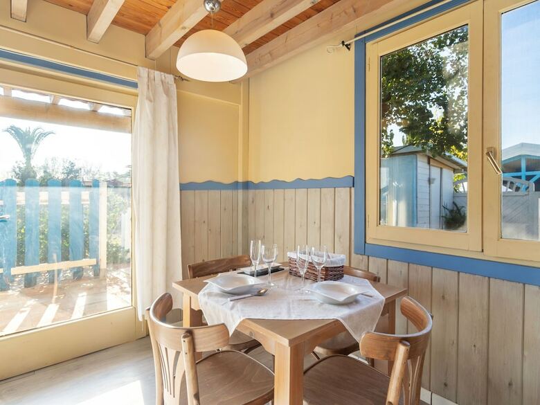 Sun-baked Bungalow In Oliva With Swimming Pool