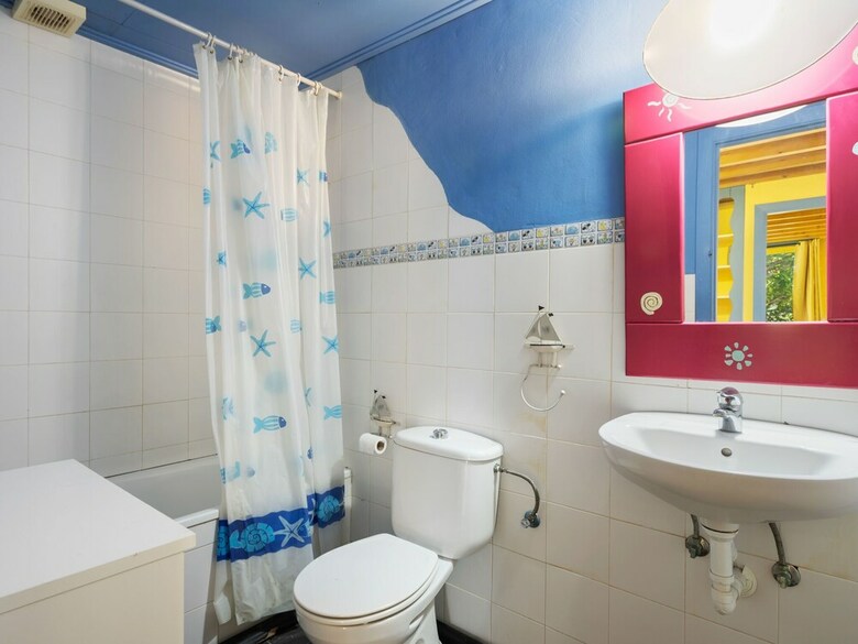 Sun-baked Bungalow In Oliva With Swimming Pool