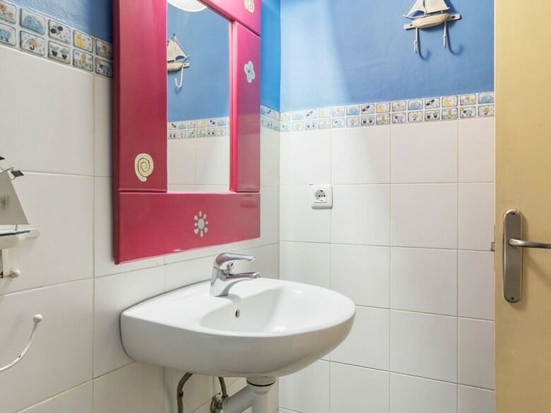 Sun-baked Bungalow In Oliva With Swimming Pool