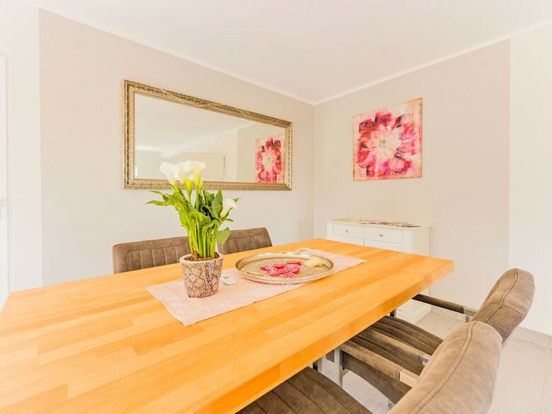 Charming Apartment In Weinsheim With Garden