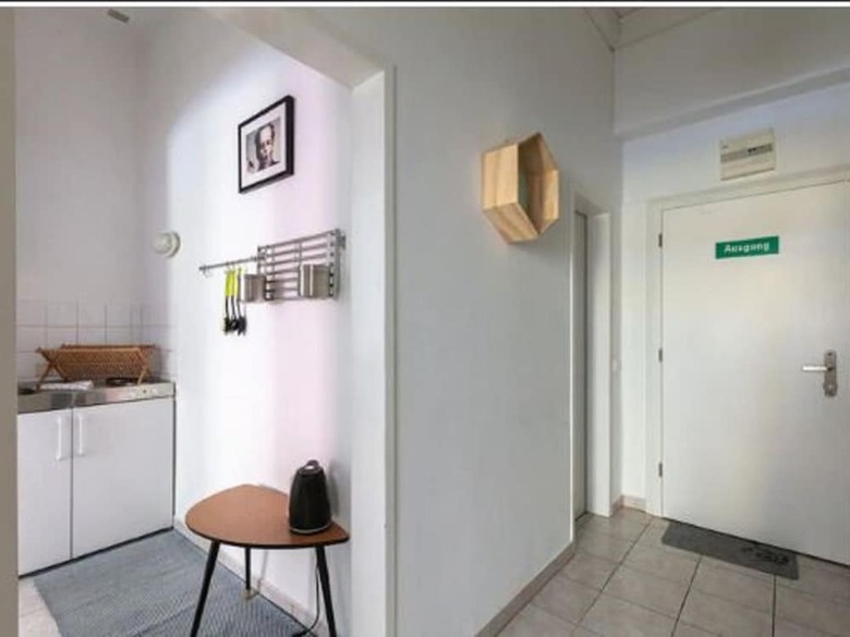 Modern Apartment In Vienna With Library