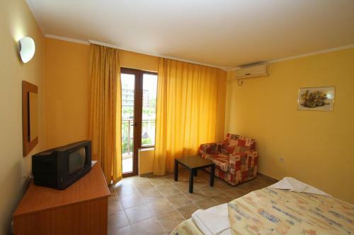 Friends Family Hotel