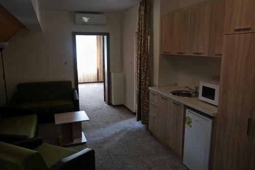 Friends Family Hotel
