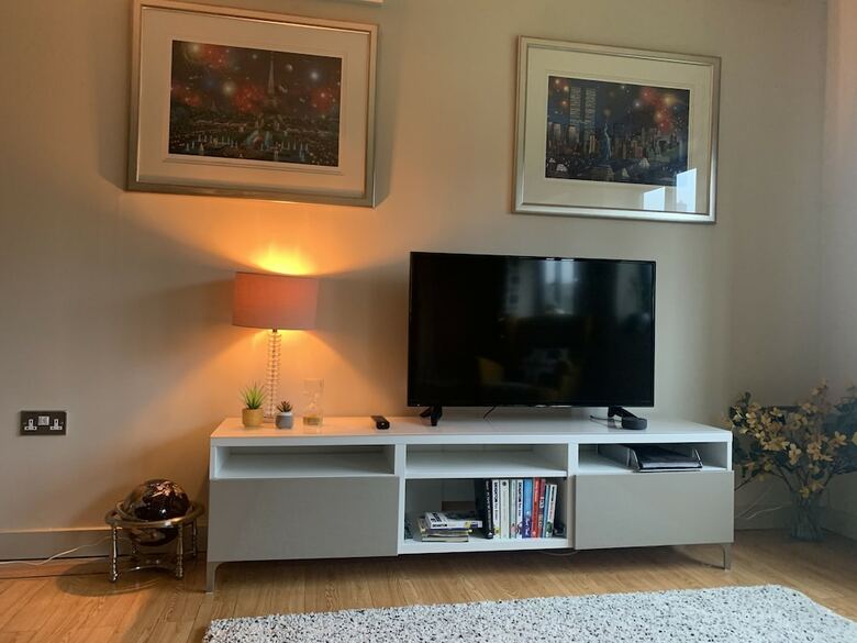 King Canute Apartment - Crown Lettings