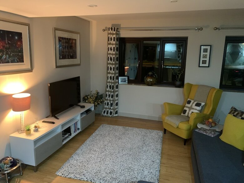 King Canute Apartment - Crown Lettings