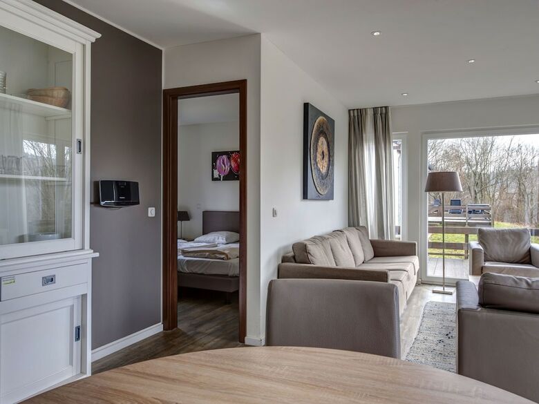 Detached Bungalow With A Washing Machine, Near A Lake