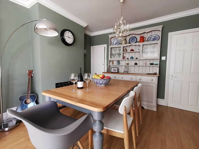 New Spacious 3bd House Tunbridge Wells Sleeps 7!