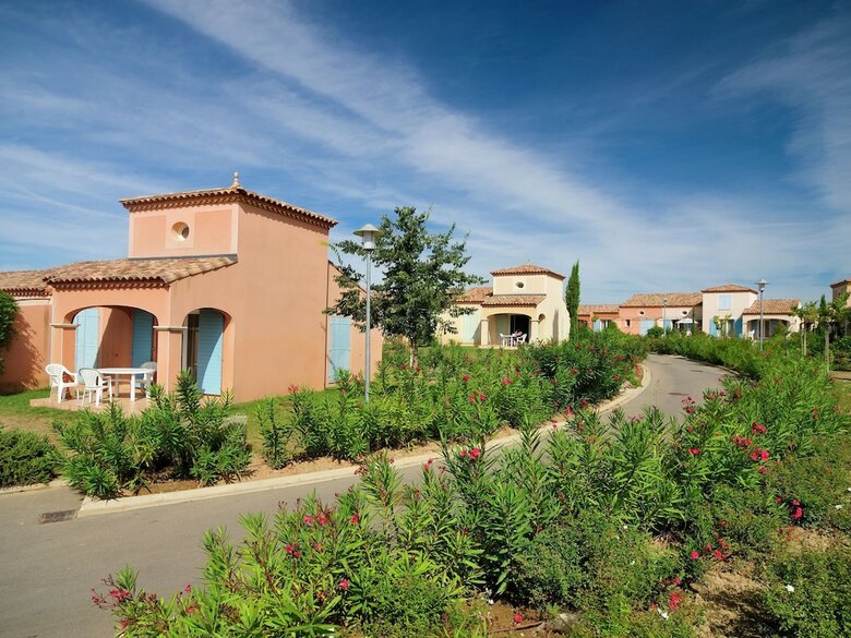 Attached House With Terrace Or Loggia Located In Languedoc