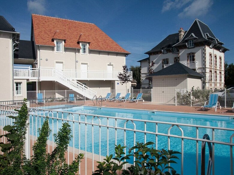 Beautiful Apartment In Local Style On A Small Residence