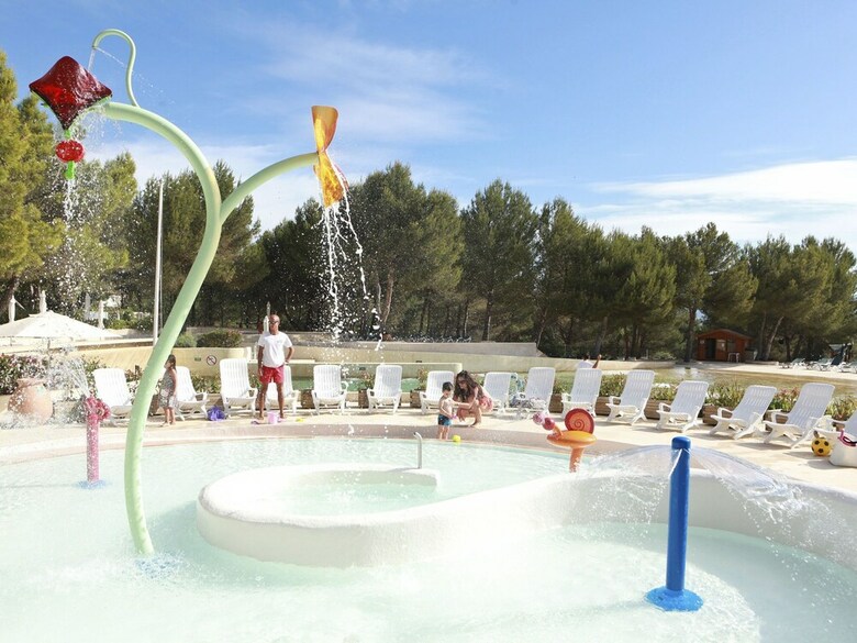 Comfortable Apartment Located In Authentic Provencal Village