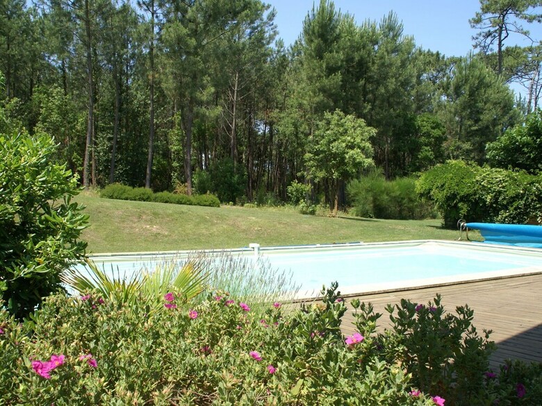 Nice Villa With A Private Swimming Pool, 900m From The Beach