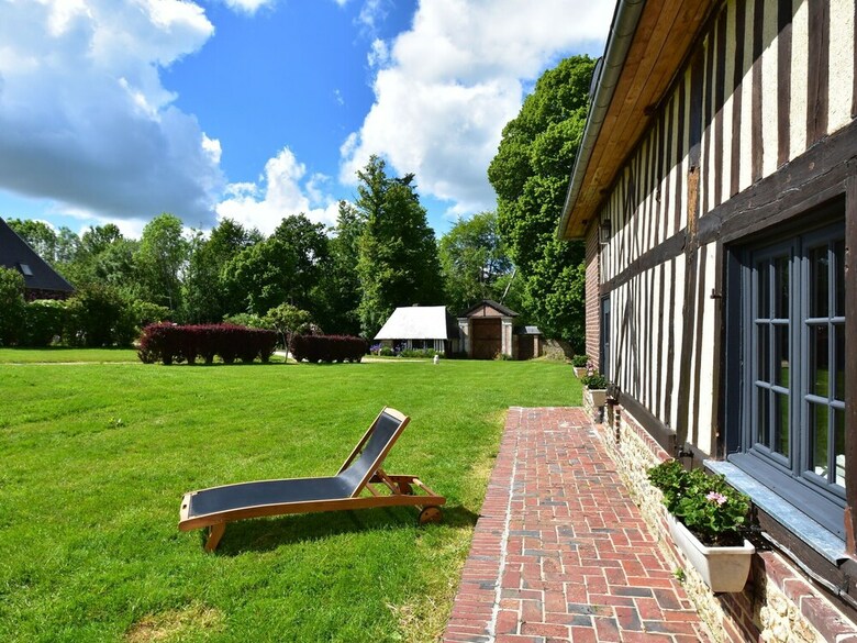 Pleasant Cottage In Asni�res With Terrace