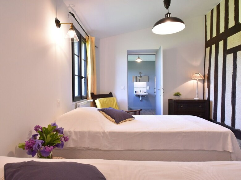 Pleasant Cottage In Asni�res With Terrace