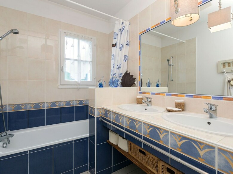 Luxurious Villa With A Dishwasher, Only 3.5km From The Beach