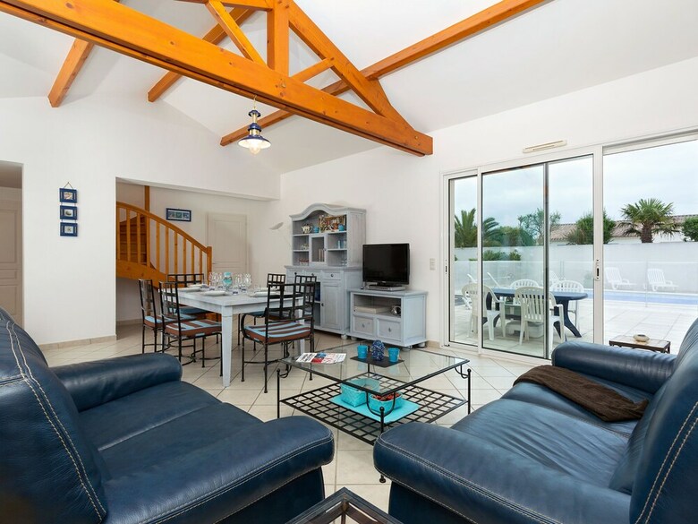 Luxurious Villa With A Dishwasher, Only 3.5km From The Beach