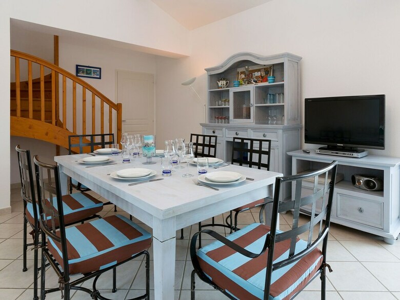 Luxurious Villa With A Dishwasher, Only 3.5km From The Beach