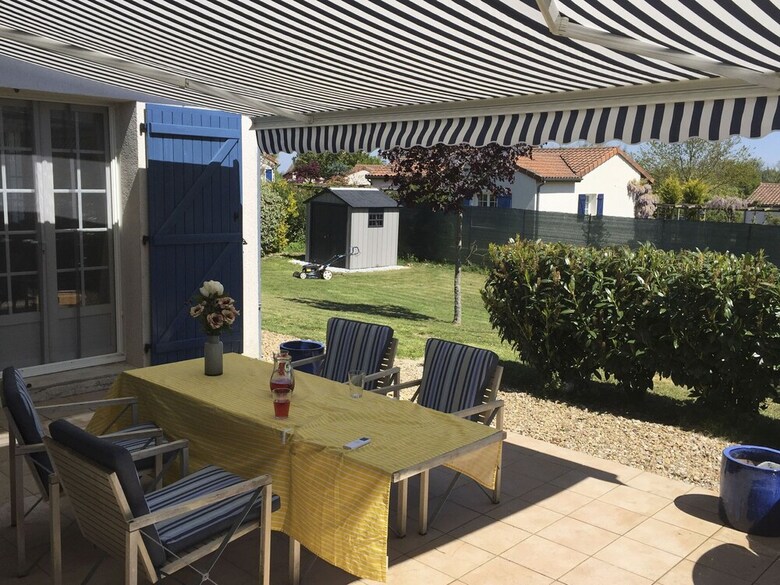 Detached Villa With Large Garden Near Beautiful Golf Course
