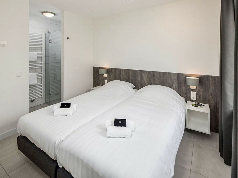 Luxurious Villa In Nieuwvliet With Sauna