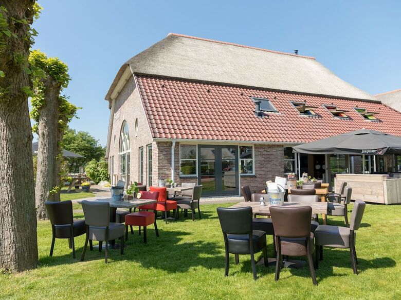 Spacious Thatched Villa With A Solarium, In A National Park