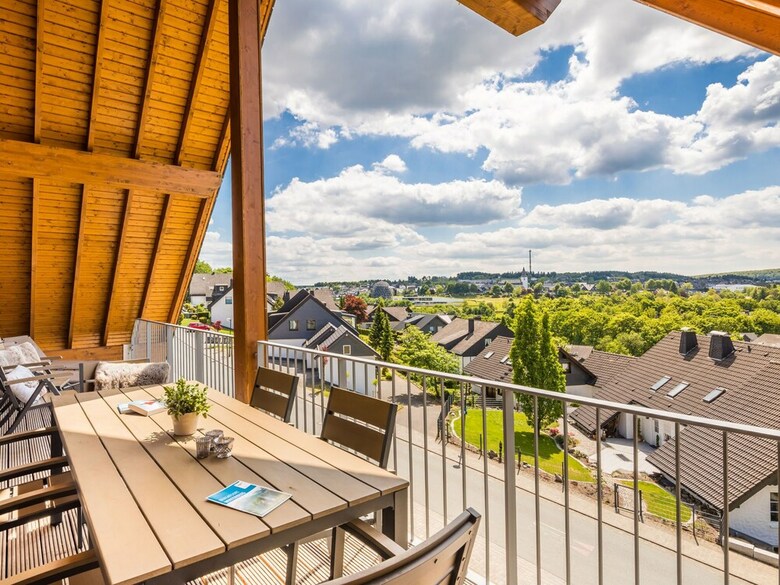 Spacious, Modern Apartment, Ten Minutes Walk From The Centre