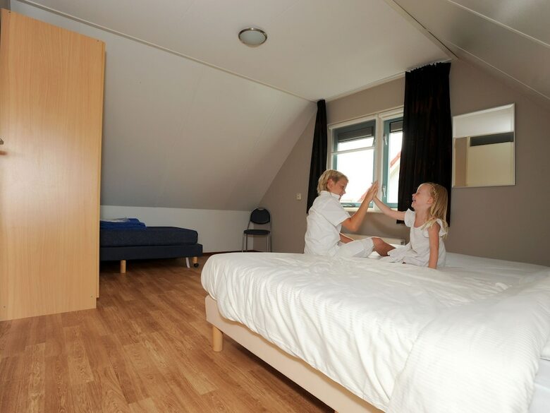 Detached House With Dishwasher, At Only 19 Km. From Hoorn