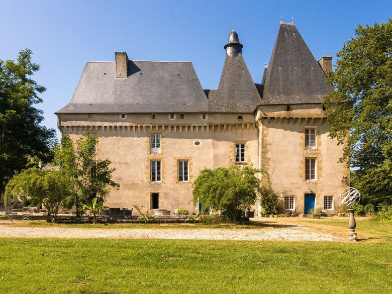 Very Spacious Cottage With A Separate Guest House On A Medieval Domain