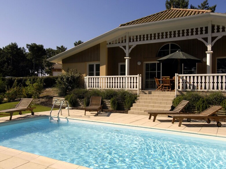 Luxurious Villa With A Fire Place At 2 Km. From The Sea