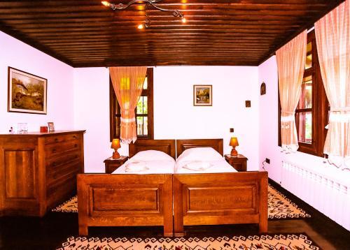 Sharlopova Guest House