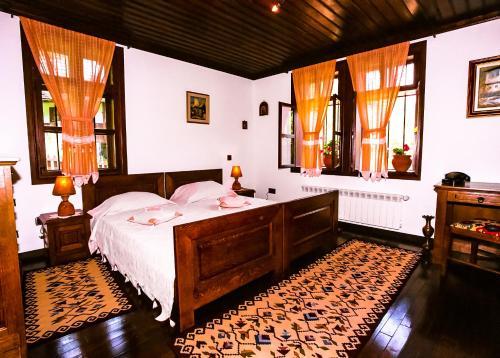 Sharlopova Guest House