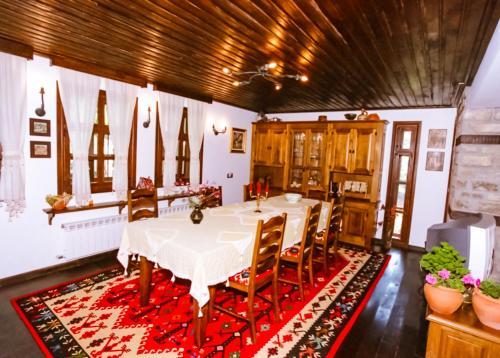 Sharlopova Guest House