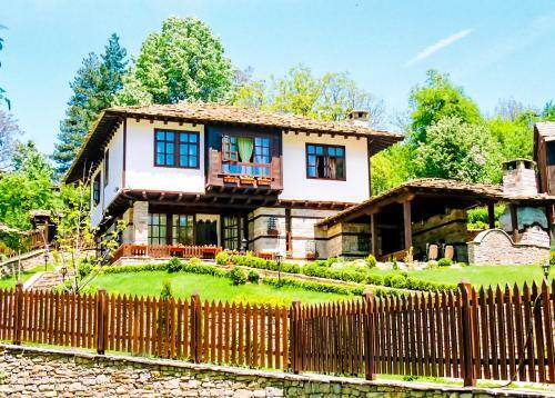 Sharlopova Guest House