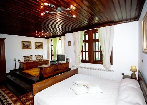 Sharlopova Guest House