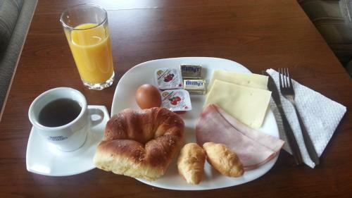 Hostal Guesthouse Trite Kambani