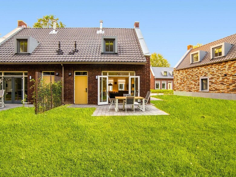 Comfortable Villa With Dishwasher, 4 Km. From Maastricht