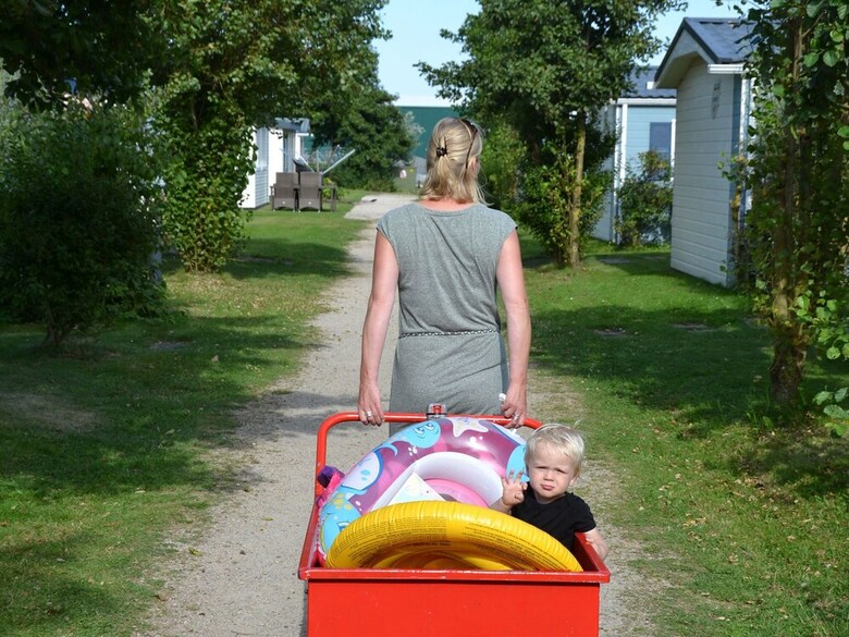 Spacious Chalet With A Terrace At 200 M. From The Beach