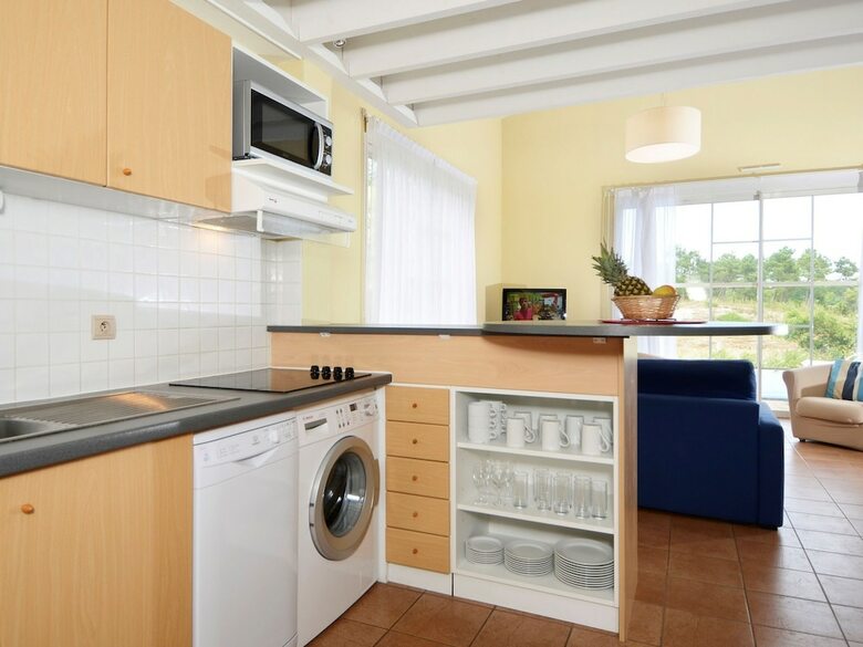 Semi-detached Holiday Home In Green Surroundings