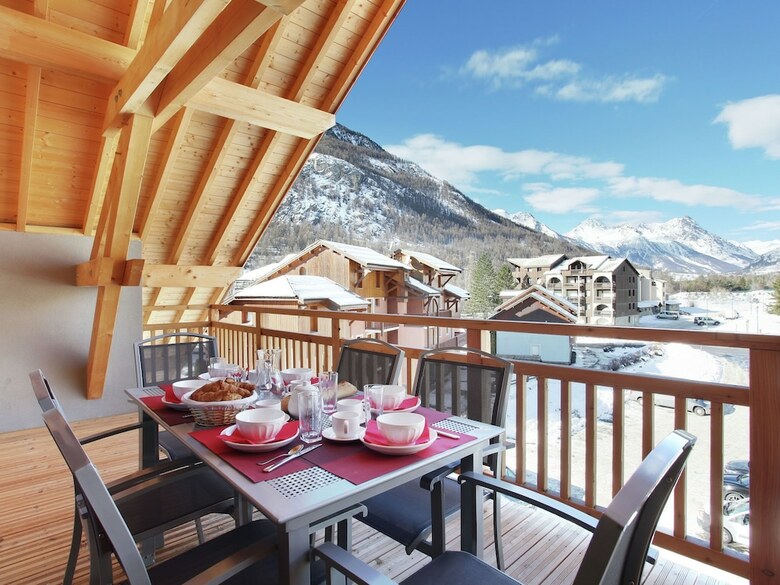 Modern Apartment In A Ski Area Known For Its Sunshine