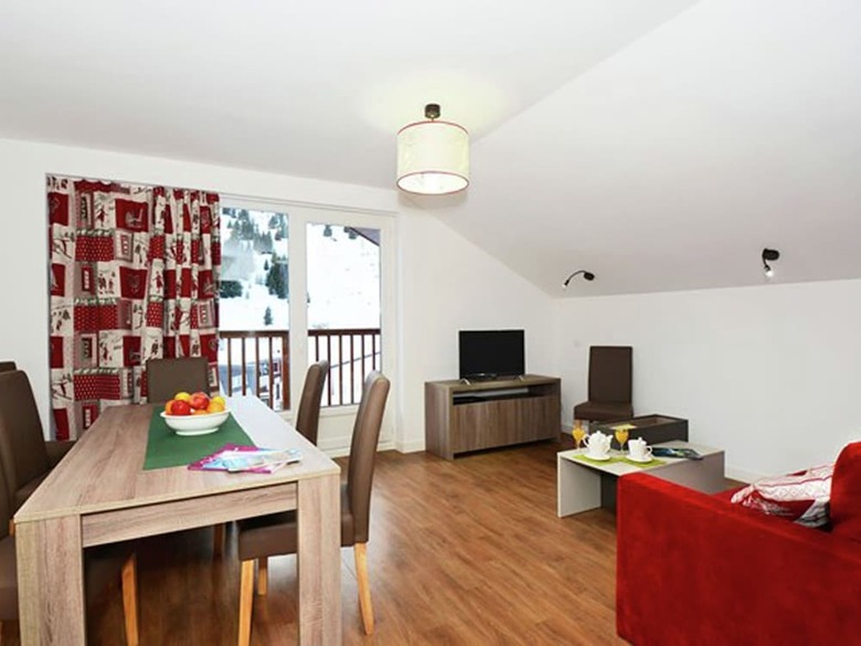 Modern Apartment In A Ski Area Known For Its Sunshine