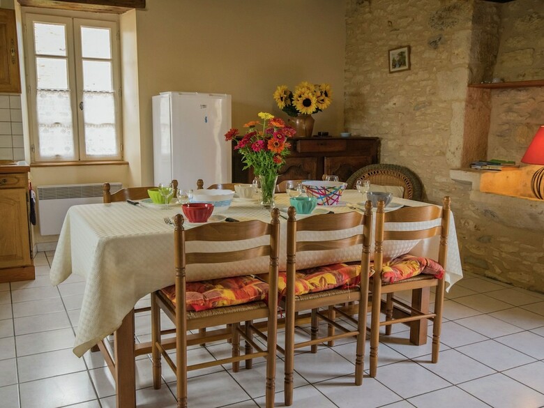 Villa Lush Holiday Home In Montcabrier With Swimming Pool