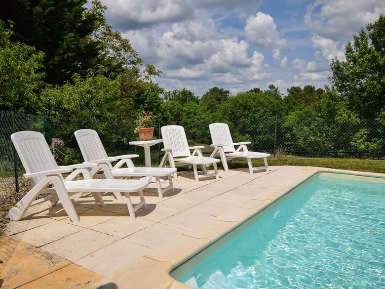 Villa Lush Holiday Home In Montcabrier With Swimming Pool