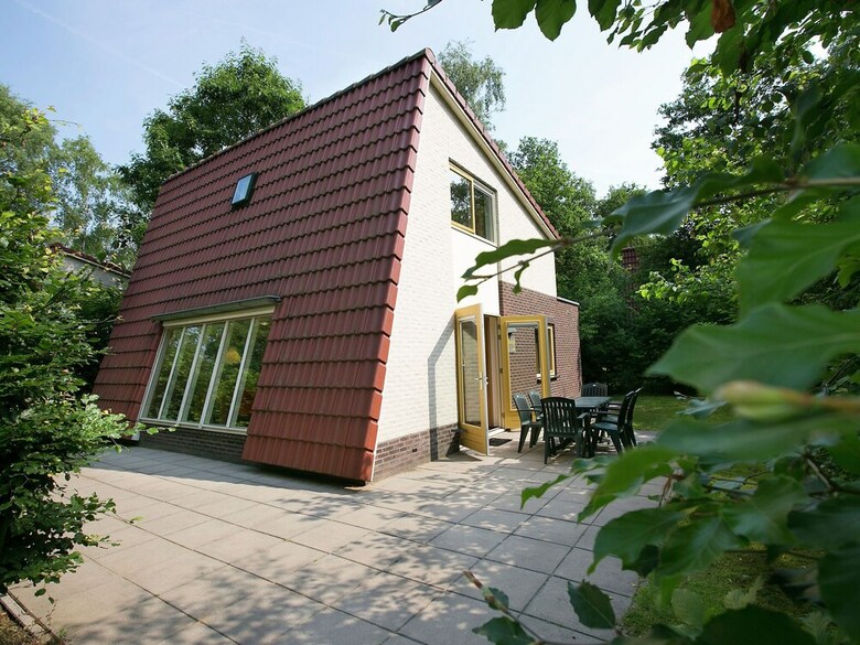 Detached Forest Villa With Dishwasher, Located In de Veluwe